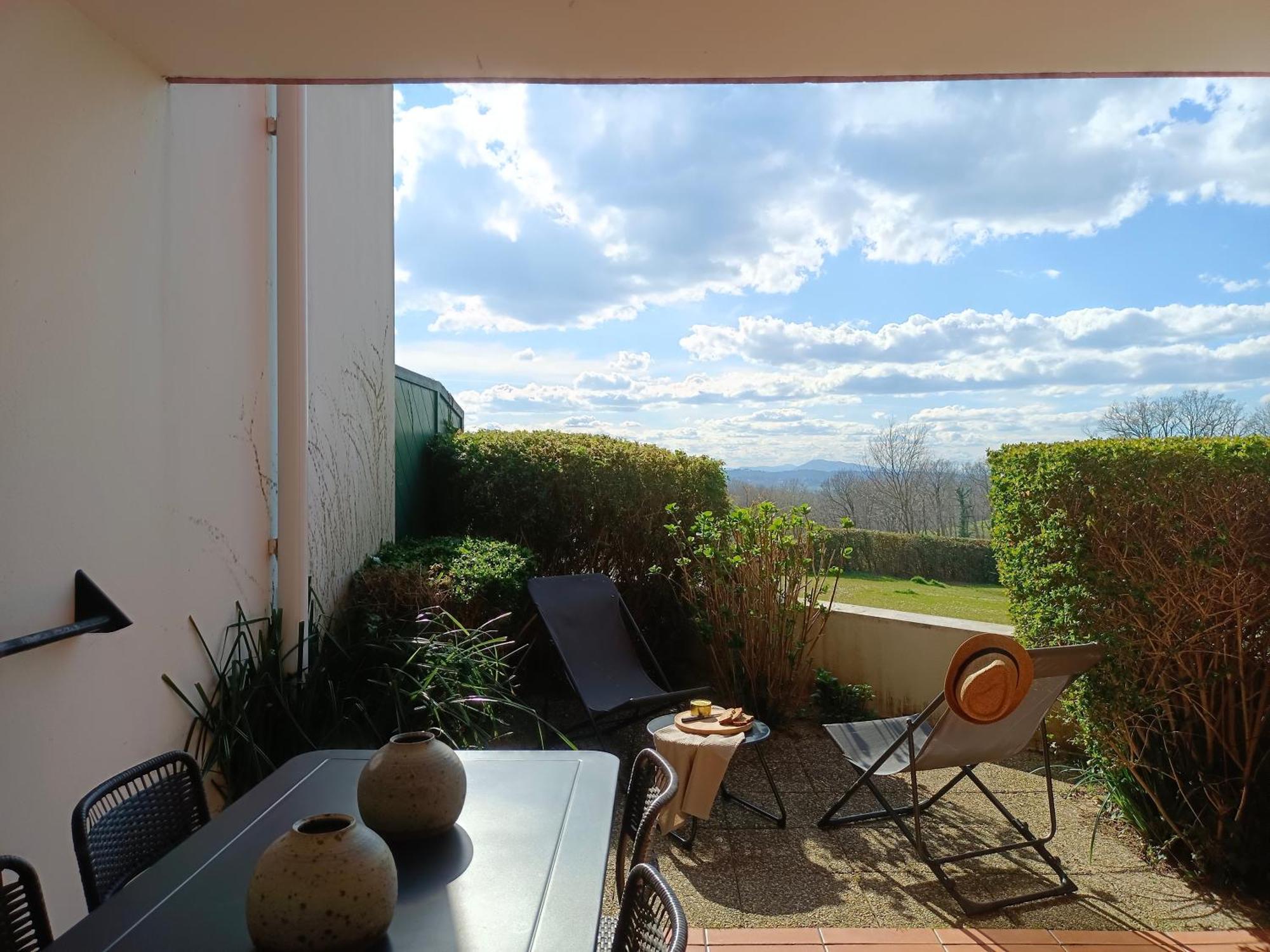Appartement T1 Bis Avec Piscine Vue Golf Et Montagnes à Arcangues Extérieur photo