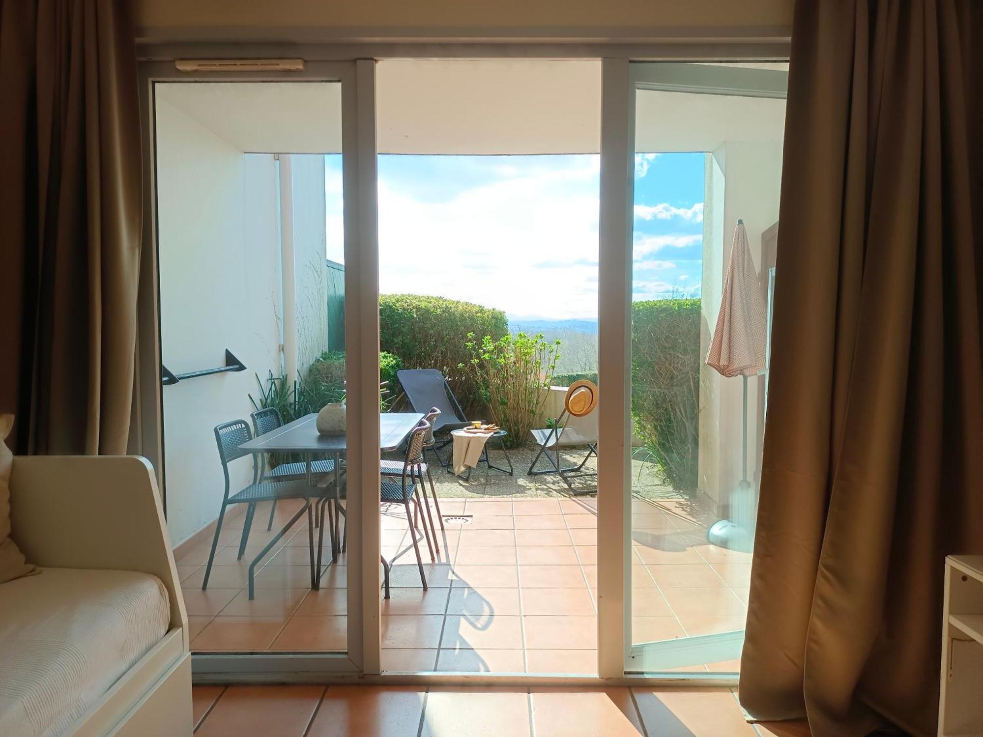Appartement T1 Bis Avec Piscine Vue Golf Et Montagnes à Arcangues Extérieur photo