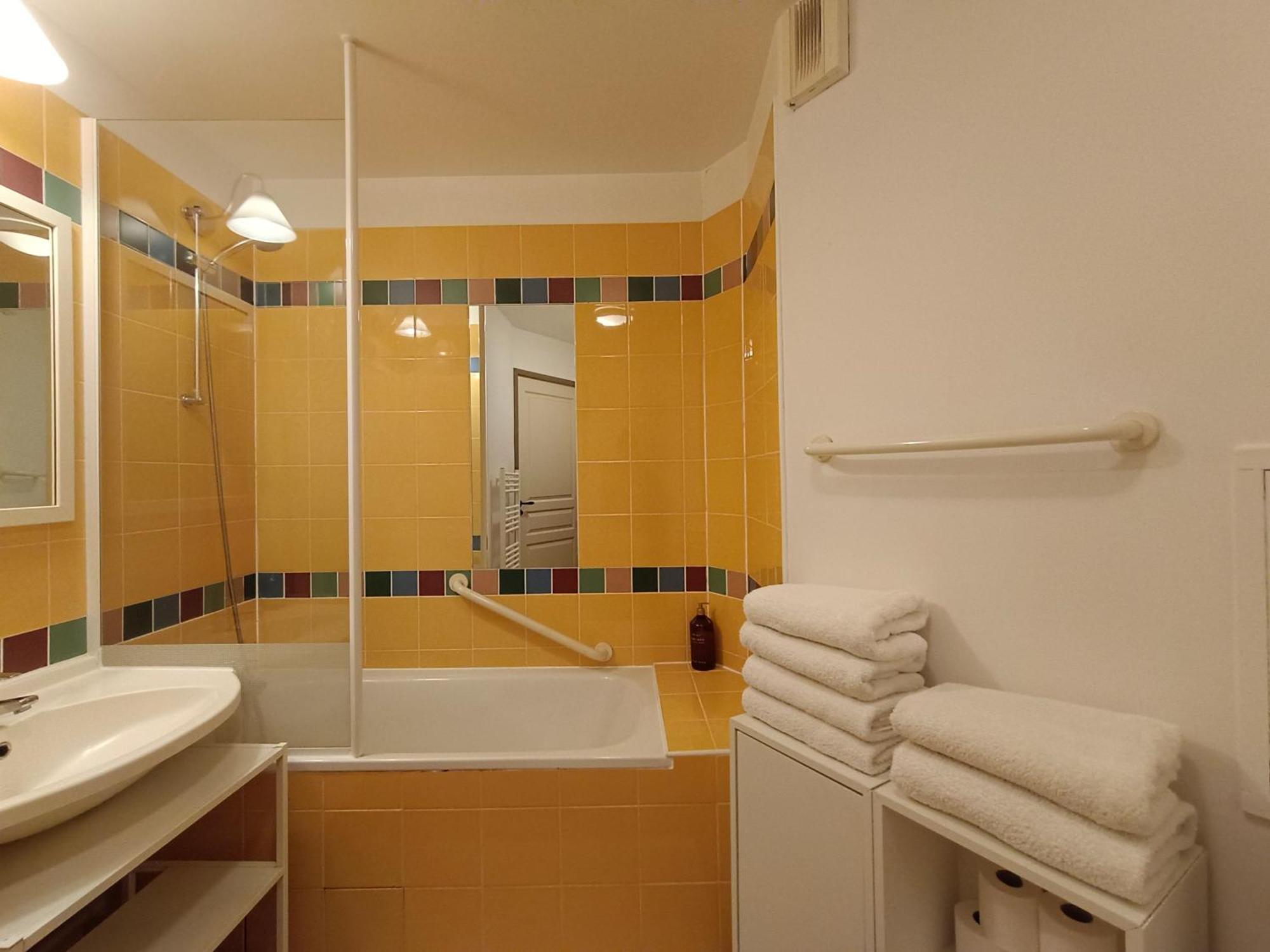 Appartement T1 Bis Avec Piscine Vue Golf Et Montagnes à Arcangues Chambre photo